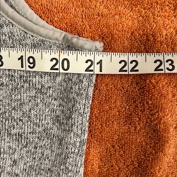 Women’s L.L. Bean Light Heather Gray Zip-Up Sweater Fleece Long Vest - Like New - Picture 10 of 14